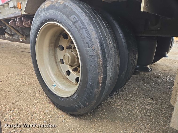 image for item EV5558 2004 Wilson CFD-900 drop deck trailer