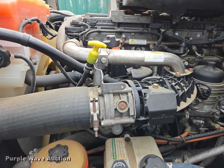 image for item EV5560 2016 Freightliner Cascadia semi truck