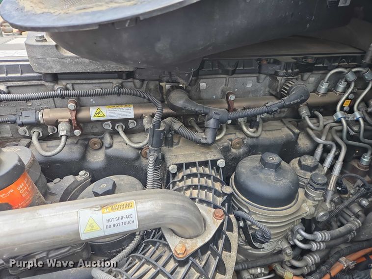 image for item EV5560 2016 Freightliner Cascadia semi truck
