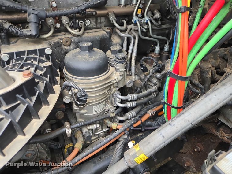 image for item EV5560 2016 Freightliner Cascadia semi truck