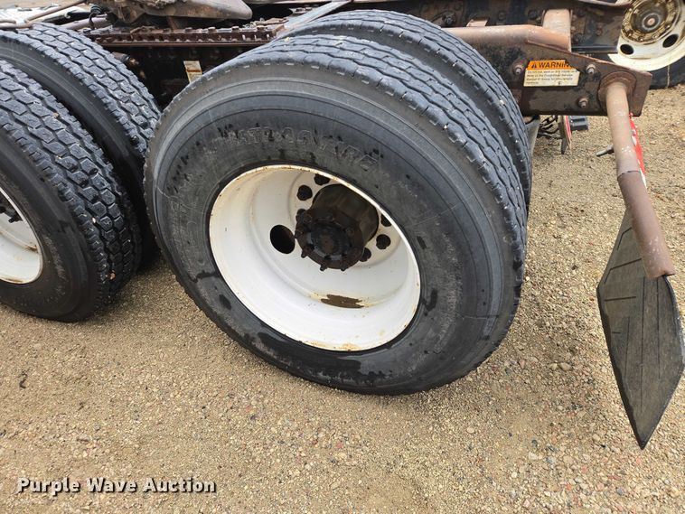 image for item EV5560 2016 Freightliner Cascadia semi truck