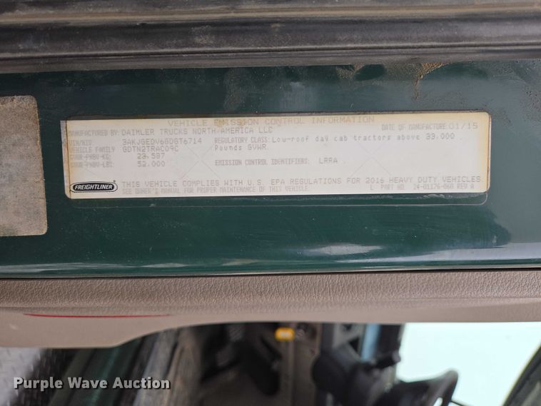image for item EV5560 2016 Freightliner Cascadia semi truck