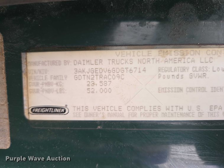 image for item EV5560 2016 Freightliner Cascadia semi truck