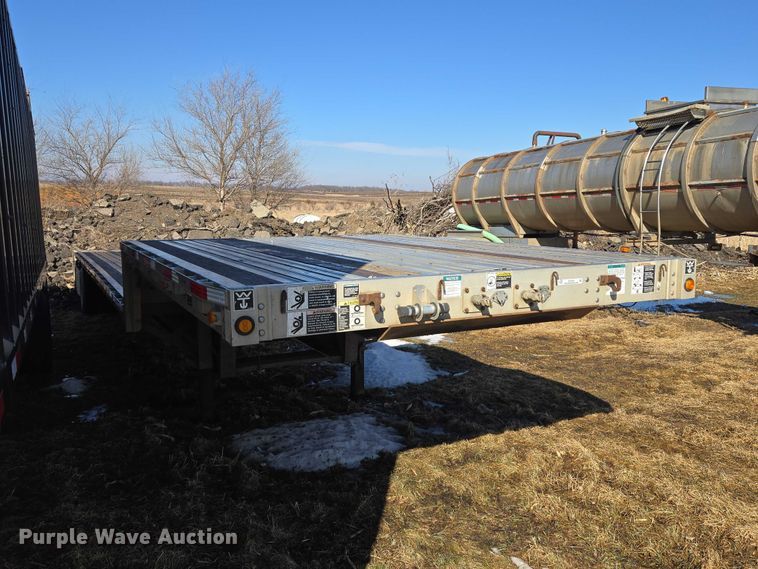 image for item EV5568 2006 Wilson CFD-900 drop deck trailer