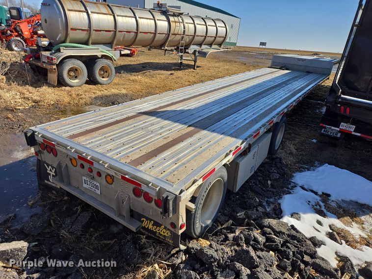 image for item EV5568 2006 Wilson CFD-900 drop deck trailer