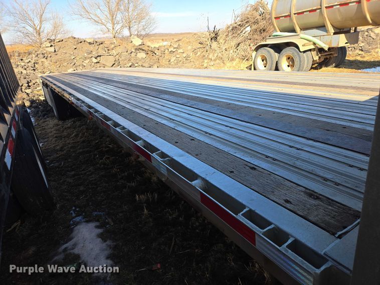 image for item EV5568 2006 Wilson CFD-900 drop deck trailer