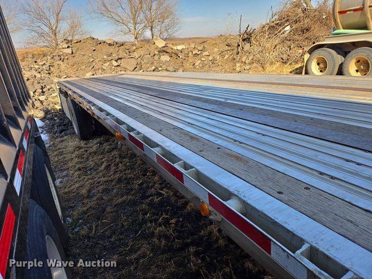 image for item EV5568 2006 Wilson CFD-900 drop deck trailer