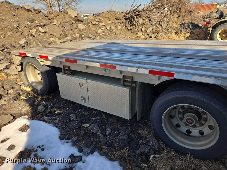 image for item EV5568 2006 Wilson CFD-900 drop deck trailer