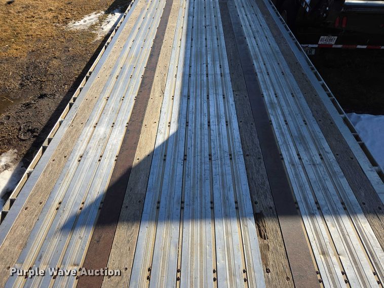 image for item EV5568 2006 Wilson CFD-900 drop deck trailer