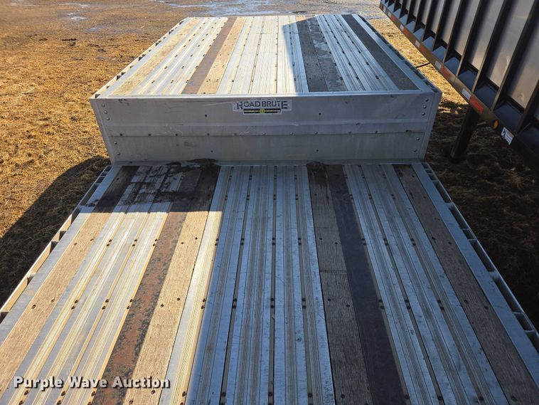 image for item EV5568 2006 Wilson CFD-900 drop deck trailer