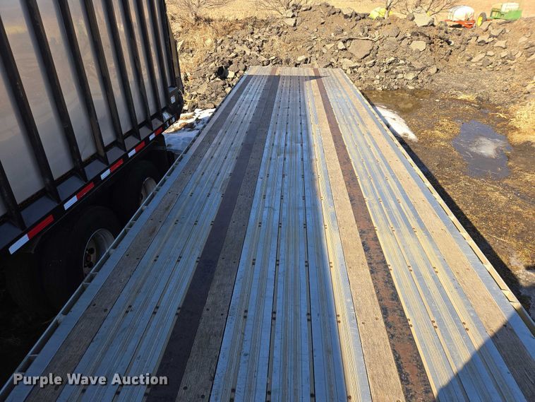 image for item EV5568 2006 Wilson CFD-900 drop deck trailer