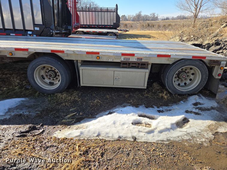 image for item EV5568 2006 Wilson CFD-900 drop deck trailer