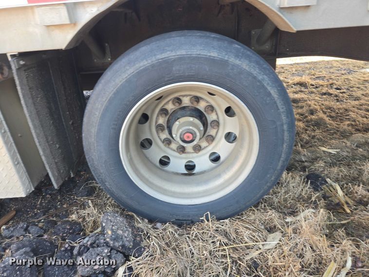 image for item EV5568 2006 Wilson CFD-900 drop deck trailer