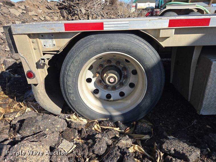 image for item EV5568 2006 Wilson CFD-900 drop deck trailer