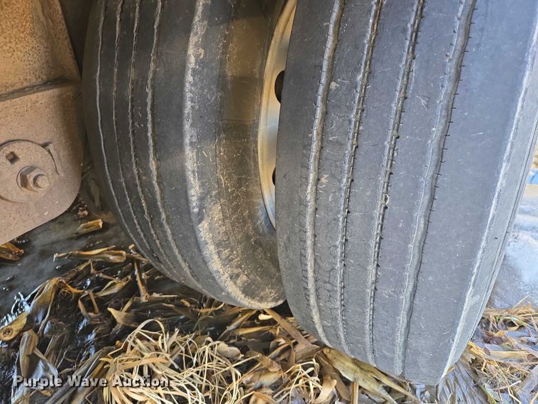 image for item EV5568 2006 Wilson CFD-900 drop deck trailer