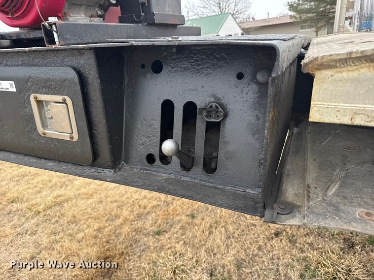 image for item FB0931 2006 Landoll 825 lowboy equipment trailer