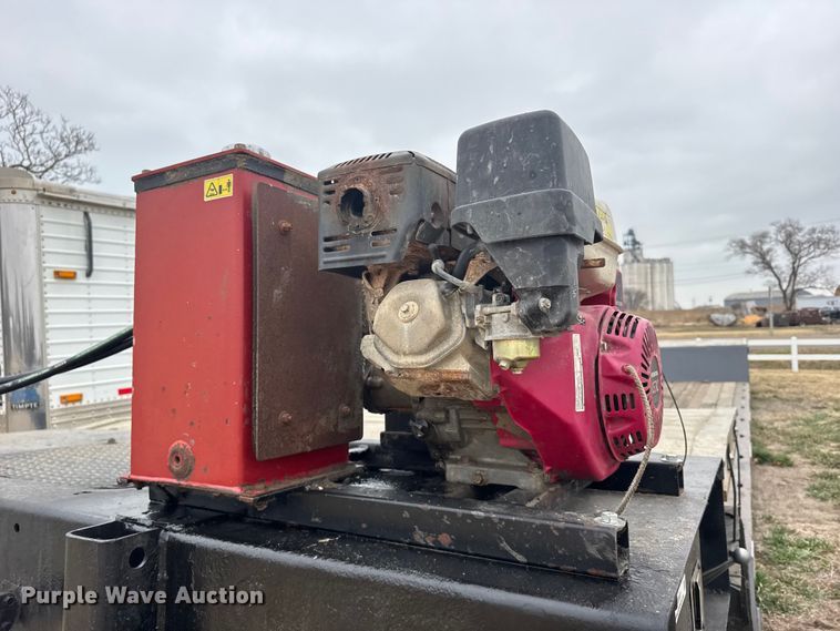 image for item FB0931 2006 Landoll 825 lowboy equipment trailer