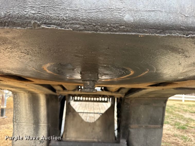 image for item FB0931 2006 Landoll 825 lowboy equipment trailer