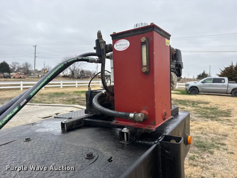 image for item FB0931 2006 Landoll 825 lowboy equipment trailer