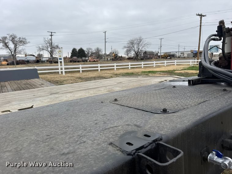 image for item FB0931 2006 Landoll 825 lowboy equipment trailer