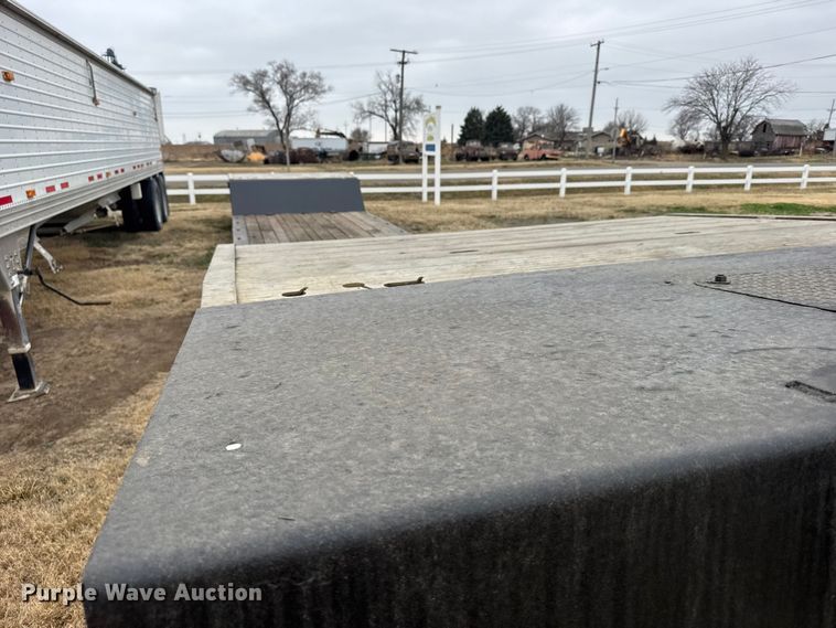 image for item FB0931 2006 Landoll 825 lowboy equipment trailer