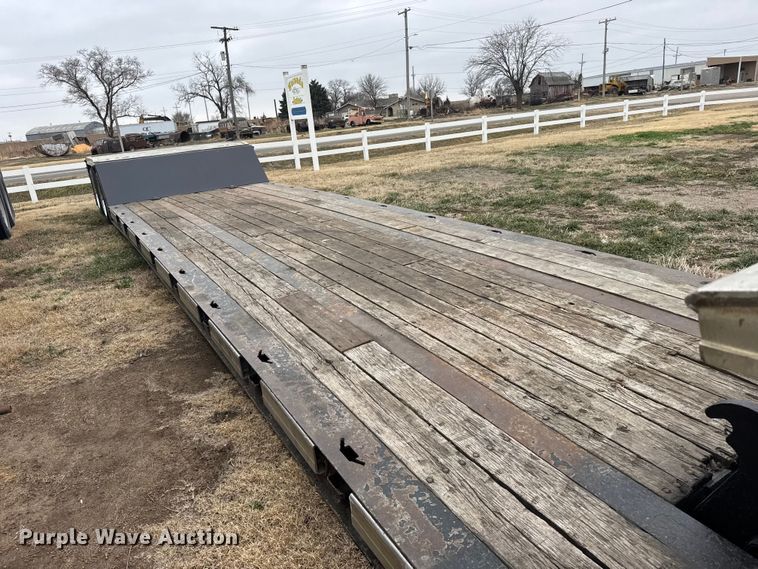 image for item FB0931 2006 Landoll 825 lowboy equipment trailer