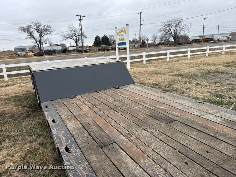 image for item FB0931 2006 Landoll 825 lowboy equipment trailer