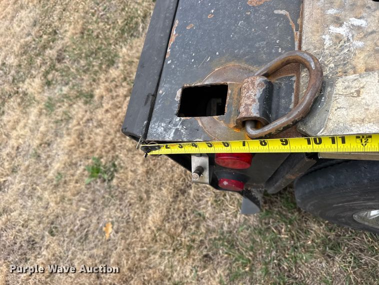 image for item FB0931 2006 Landoll 825 lowboy equipment trailer