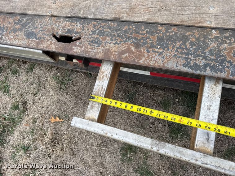 image for item FB0931 2006 Landoll 825 lowboy equipment trailer