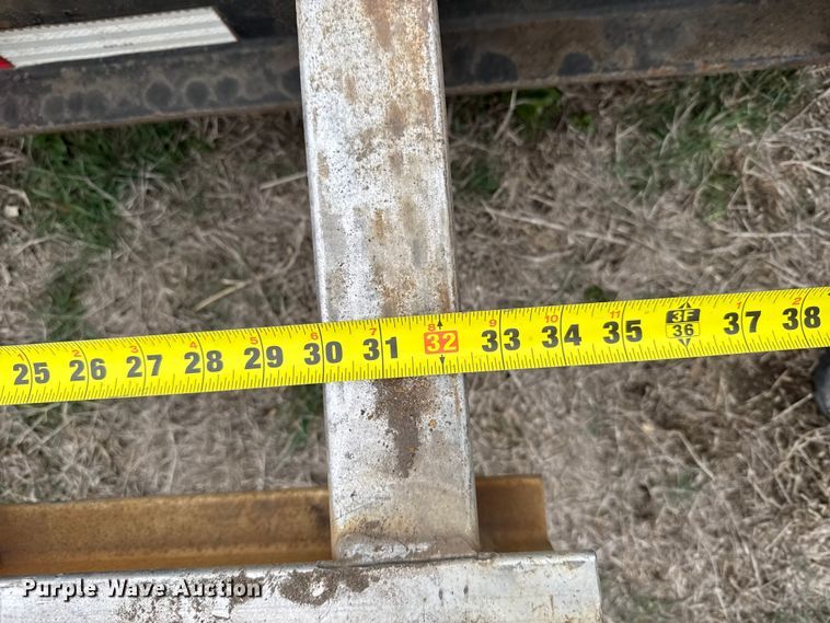 image for item FB0931 2006 Landoll 825 lowboy equipment trailer