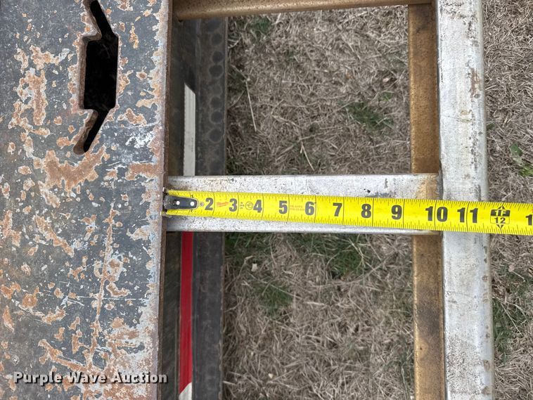 image for item FB0931 2006 Landoll 825 lowboy equipment trailer