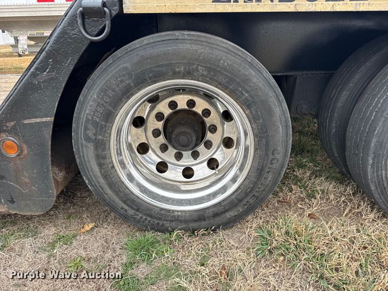 image for item FB0931 2006 Landoll 825 lowboy equipment trailer