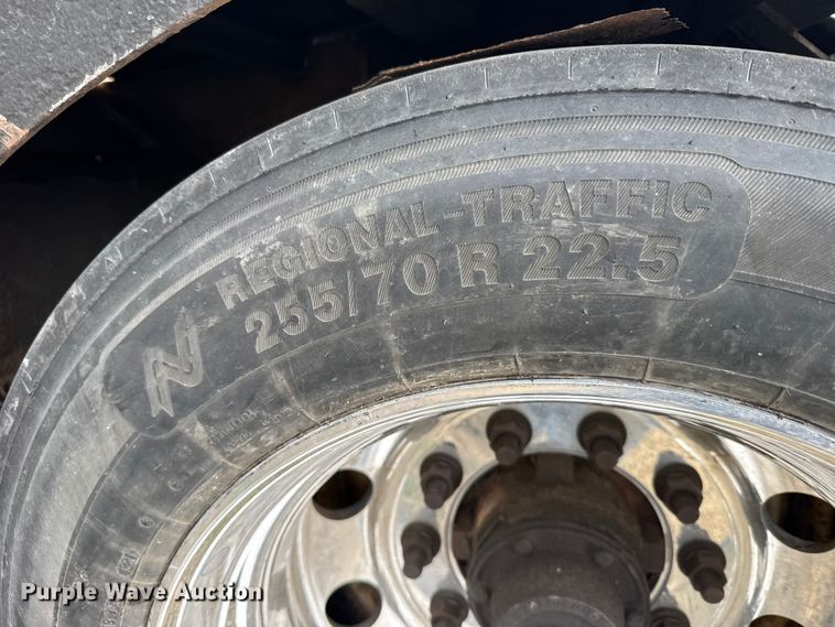 image for item FB0931 2006 Landoll 825 lowboy equipment trailer