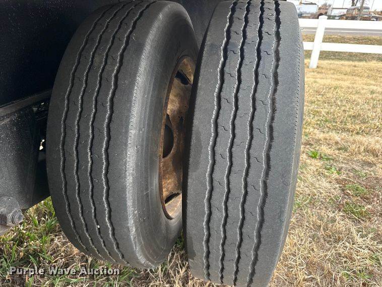 image for item FB0931 2006 Landoll 825 lowboy equipment trailer