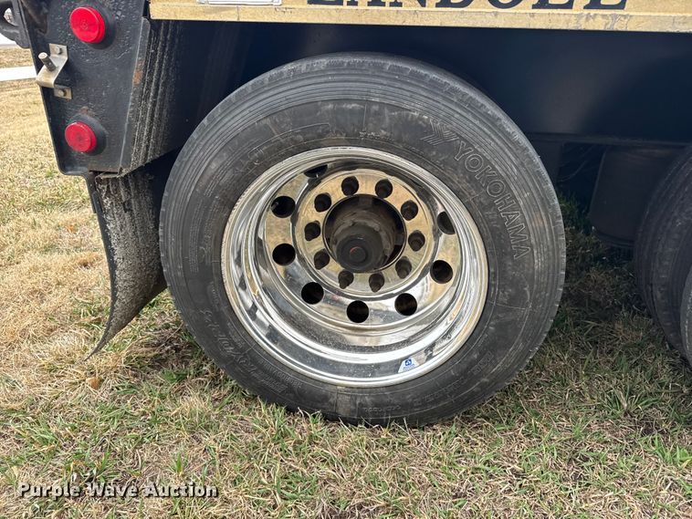 image for item FB0931 2006 Landoll 825 lowboy equipment trailer