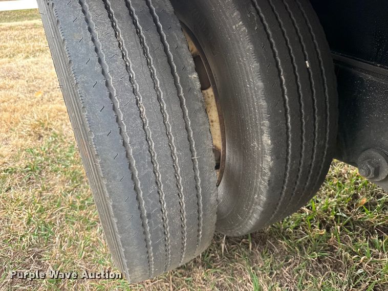 image for item FB0931 2006 Landoll 825 lowboy equipment trailer