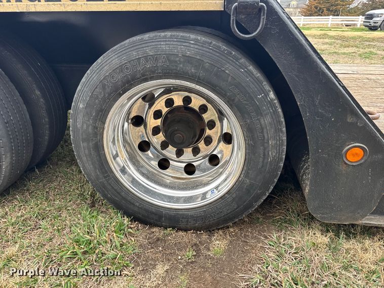 image for item FB0931 2006 Landoll 825 lowboy equipment trailer