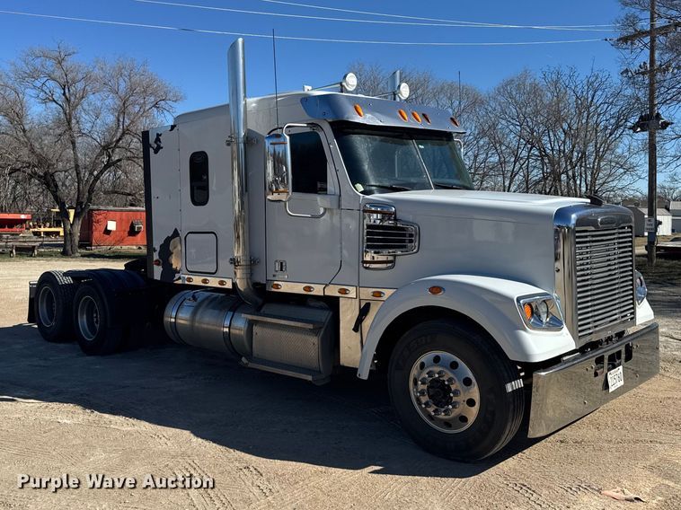 image for item FB0933 2012 Freightliner Coronado semi truck
