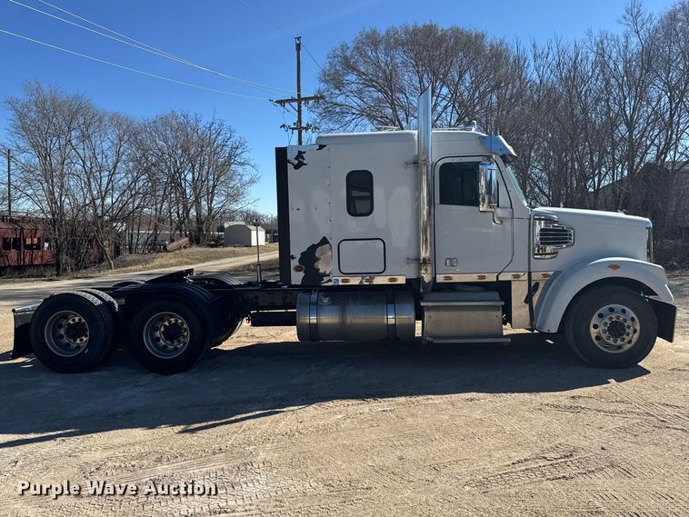 image for item FB0933 2012 Freightliner Coronado semi truck