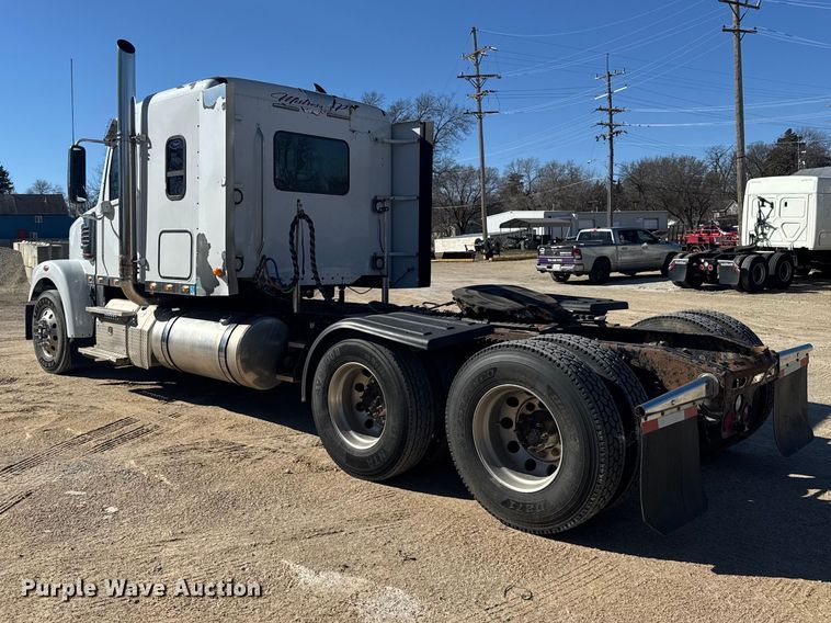 image for item FB0933 2012 Freightliner Coronado semi truck