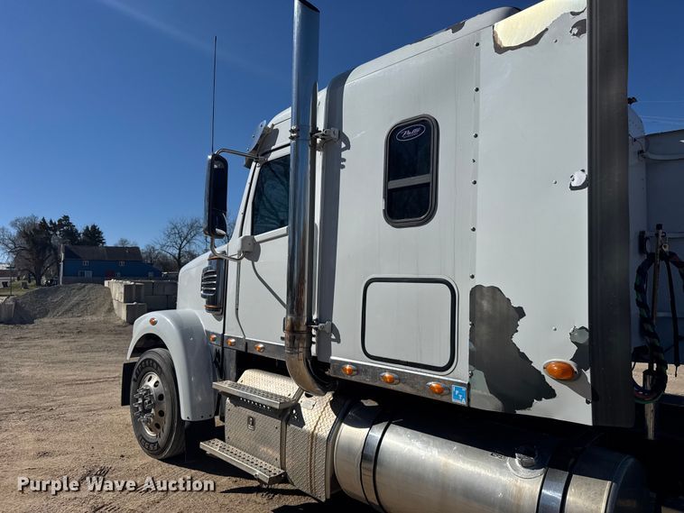 image for item FB0933 2012 Freightliner Coronado semi truck