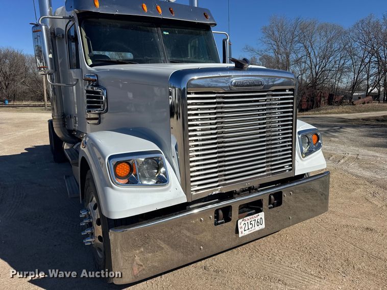 image for item FB0933 2012 Freightliner Coronado semi truck
