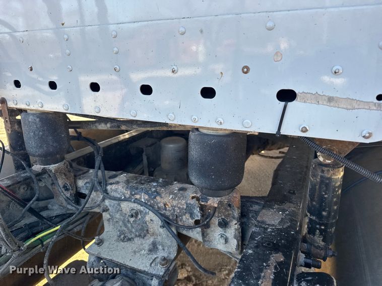 image for item FB0933 2012 Freightliner Coronado semi truck