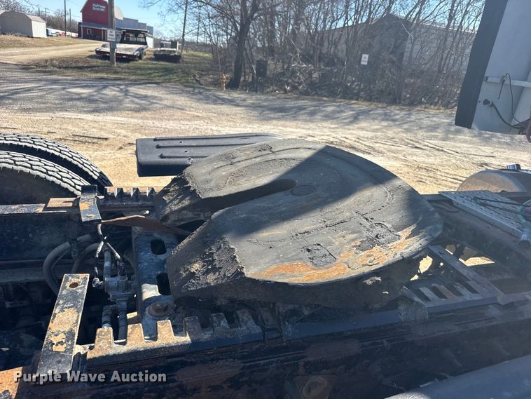 image for item FB0933 2012 Freightliner Coronado semi truck