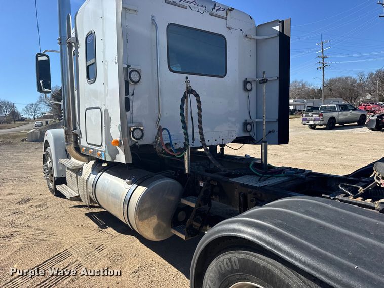 image for item FB0933 2012 Freightliner Coronado semi truck