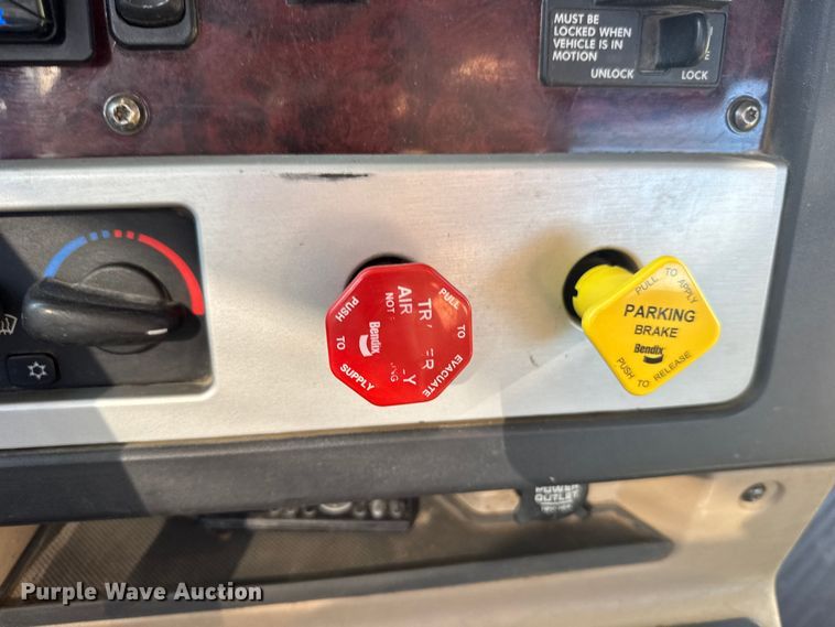 image for item FB0933 2012 Freightliner Coronado semi truck