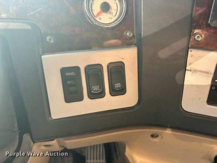 image for item FB0933 2012 Freightliner Coronado semi truck