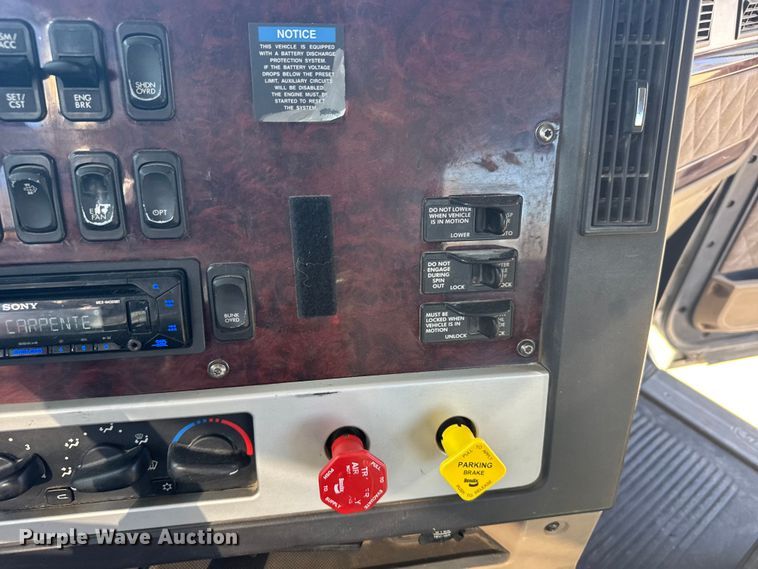 image for item FB0933 2012 Freightliner Coronado semi truck