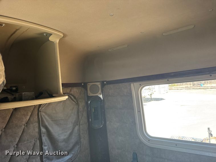 image for item FB0933 2012 Freightliner Coronado semi truck