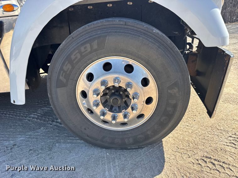 image for item FB0933 2012 Freightliner Coronado semi truck